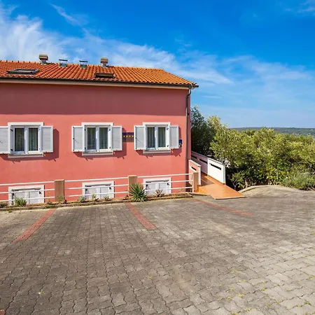 Stunning Apartment In Punat With Kitchen Apartment *