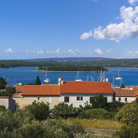 Stunning Apartment In Punat With Kitchen