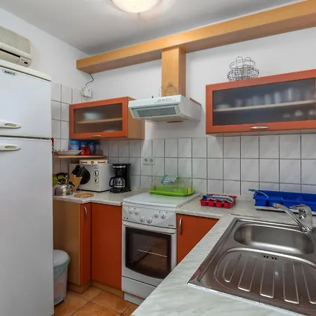 Apartment Stunning Apartment In Punat With Kitchen