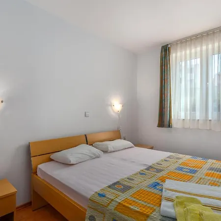 Stunning Apartment In Punat With Kitchen Apartment *